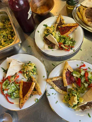 Im Herzen von Basel: Ein Restaurant, das gegen das Fremd-Sein kocht
