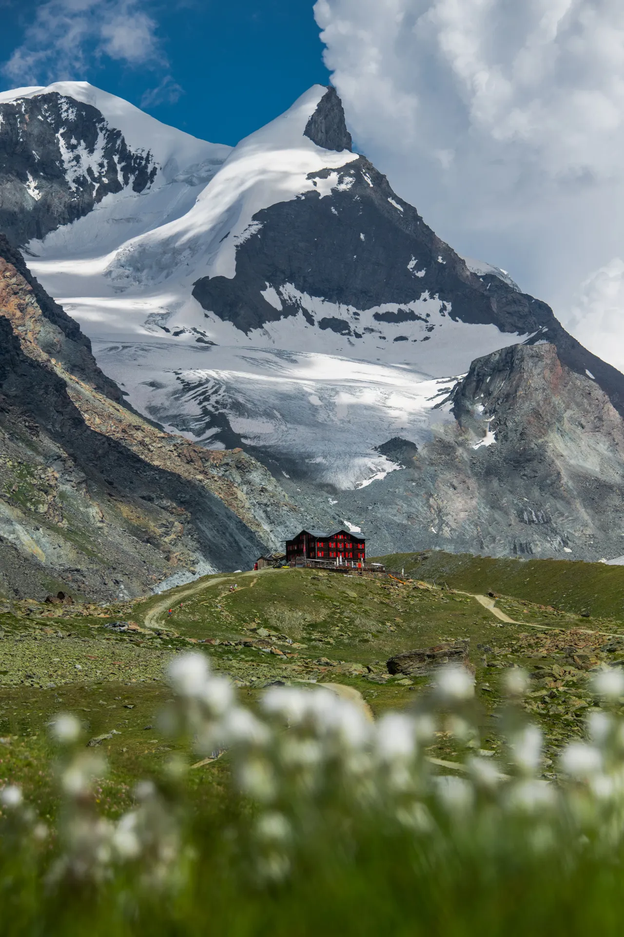 Wo die Gipfel näher rücken: Das Bergrestaurant Fluhalp über Zermatt