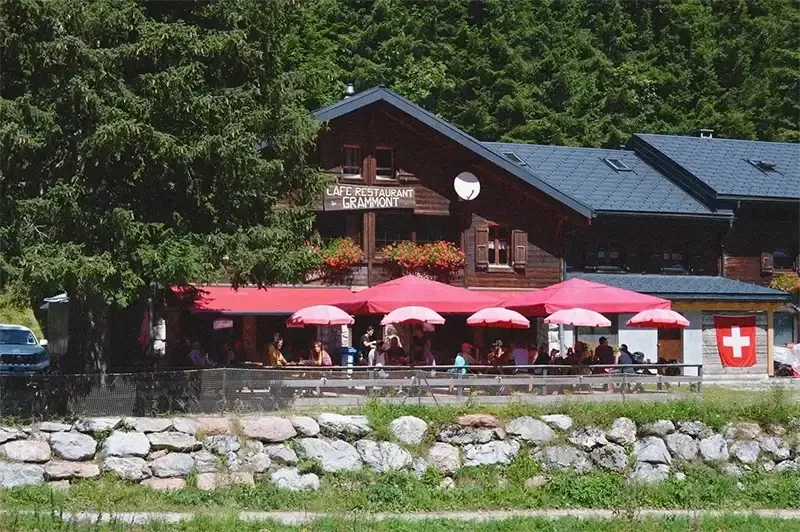 Ein alpines Juwel: Wo Stille, See und Slow Food aufeinandertreffen