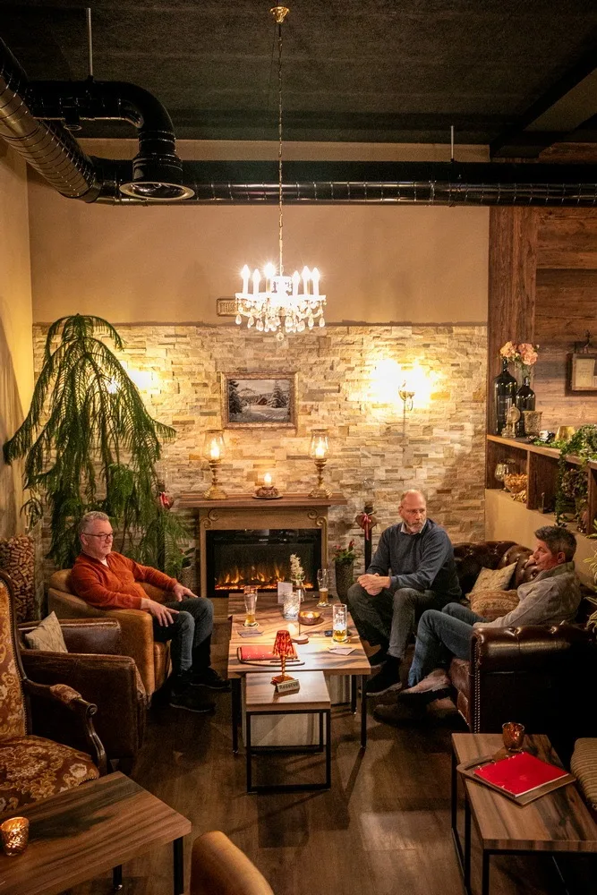 Wiener Gastlichkeit am Ägerisee: Die Vienna-Lounge in Unterägeri